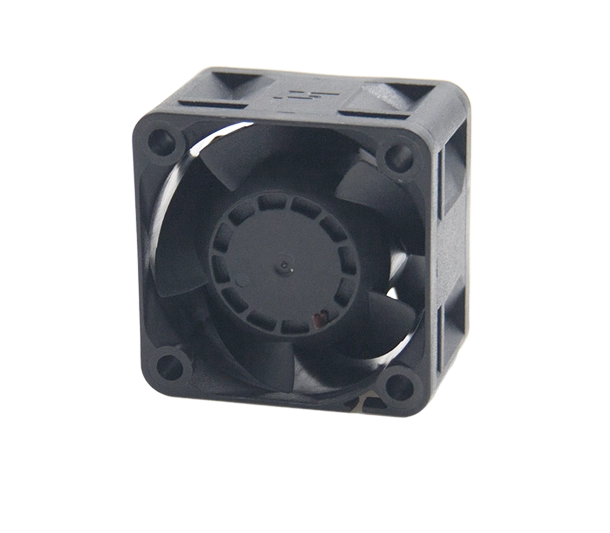 Tối ưu hóa hệ thống gia công CNC với quạt làm mát không chổi than 12V DC